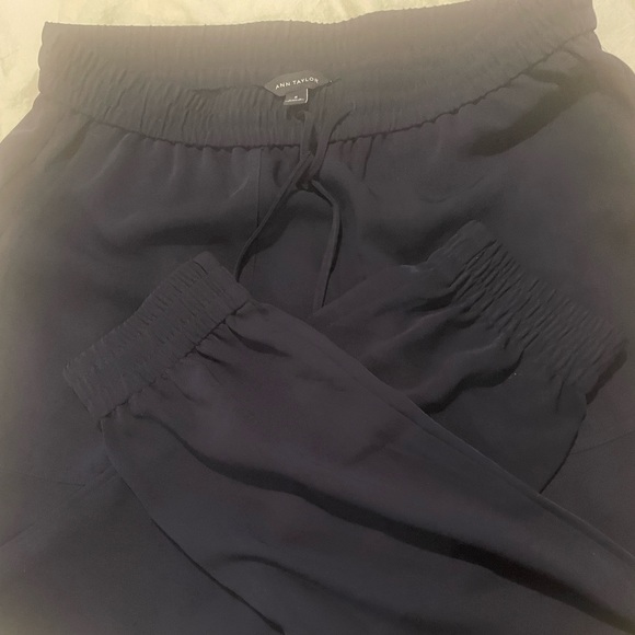 Ann Taylor black joggers - Picture 1 of 2